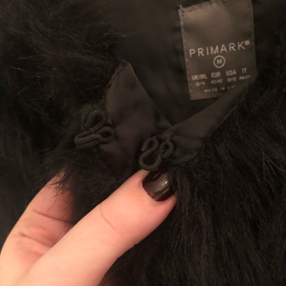 ⛔️SOLD⛔️ Primark 🖤 Cozy Vegan Fur Vest - Picture 4 of 9
